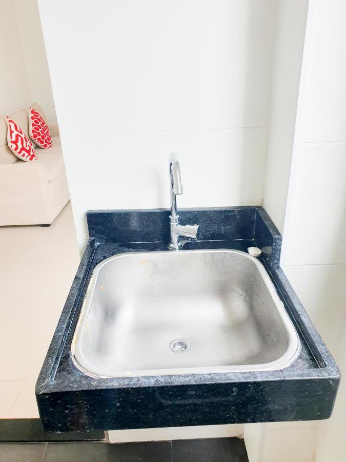 Apartamento Perto Da Praia E Do Aeroporto Lägenhet Lauro de Freitas Exteriör bild